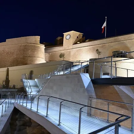 Mood Mythology Bed and Breakfast 4*