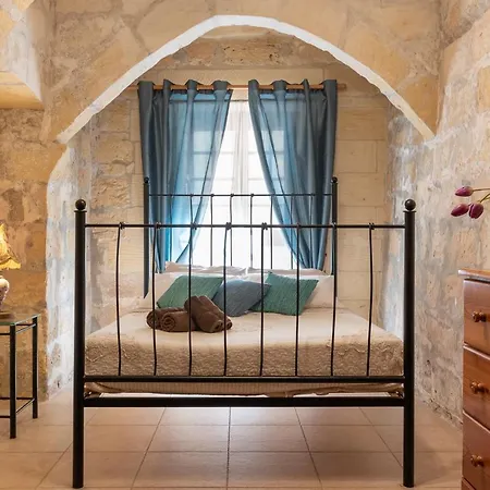 Mood Mythology Bed & Breakfast Gharb (Gozo)