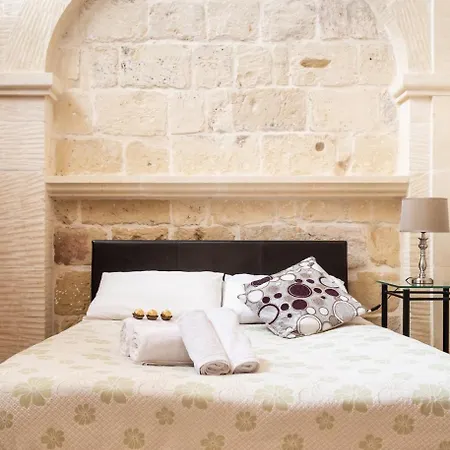 Bed & Breakfast Mood Mythology