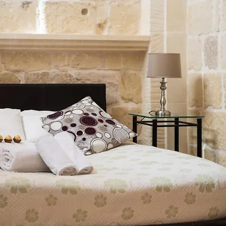 Bed & Breakfast Mood Mythology