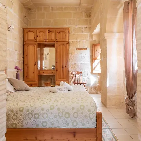 Mood Mythology Bed & Breakfast *