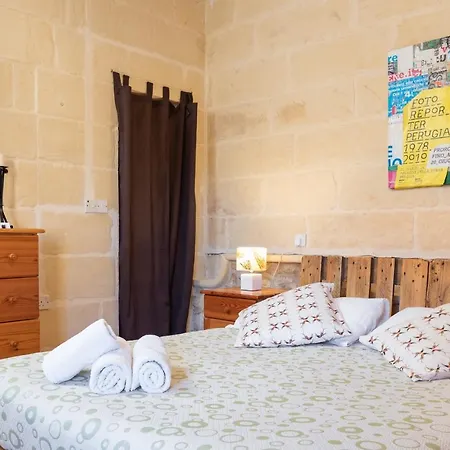 Bed and Breakfast Mood Mythology 4*