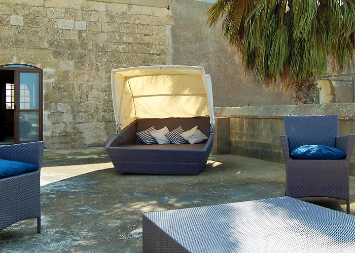 Mood Mythology Bed & Breakfast 4*