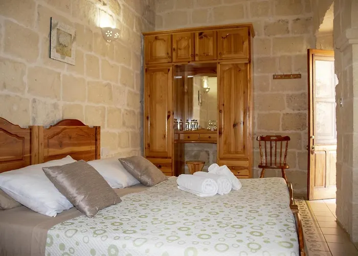 Bed & Breakfast Mood Mythology 4*