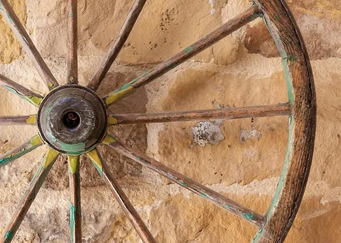 Bed & Breakfast Mood Mythology 4*