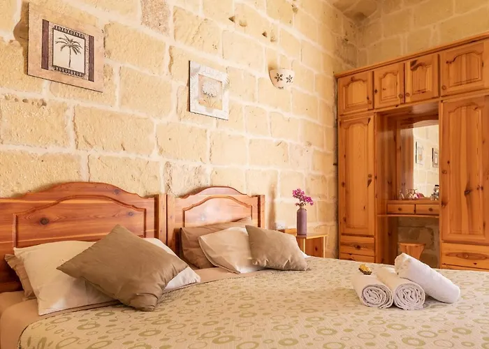 Bed & Breakfast Mood Mythology